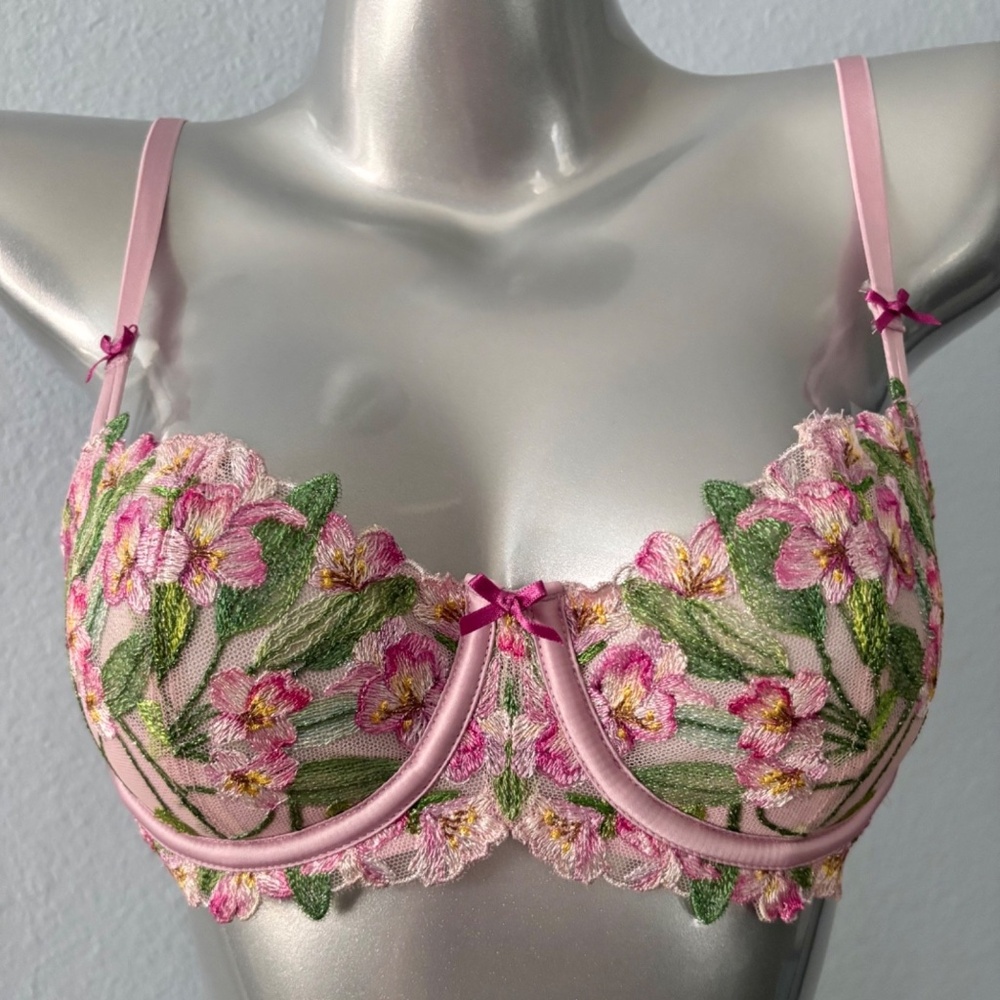 Victoria's Secret Bra Dream Angels Unlined Uplift w/ Sling Lily Embroidered 38G